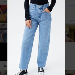 NEVER BEEN WORN URBAN OUTFITTERS JEANS